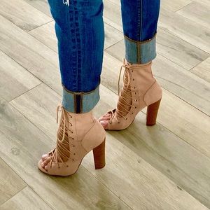 👢❗️Sierra Beige Lace-Up Heel Bootie